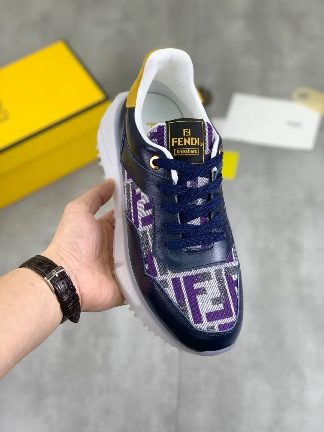 ​Men's shoes 💰P460 💰[New] Little Monster 🆘 New FENDI counter 🕶️🕶️Simple routing effect, showing an elegant and cool driving shoe 🎬Using imported calfskin + first-layer pigskin lining🐂Excellent material🎬Detailed workmanship 🤗Comfortable and comfortable on the feet. ​Pair it with any outfit to show your taste and temperament, low-key luxury ♻️Design ​simple and elegant ​noble and fashionable 🍃​Very loved and favored by trendy men 💓❤️size: 38-44 2️⃣colors available